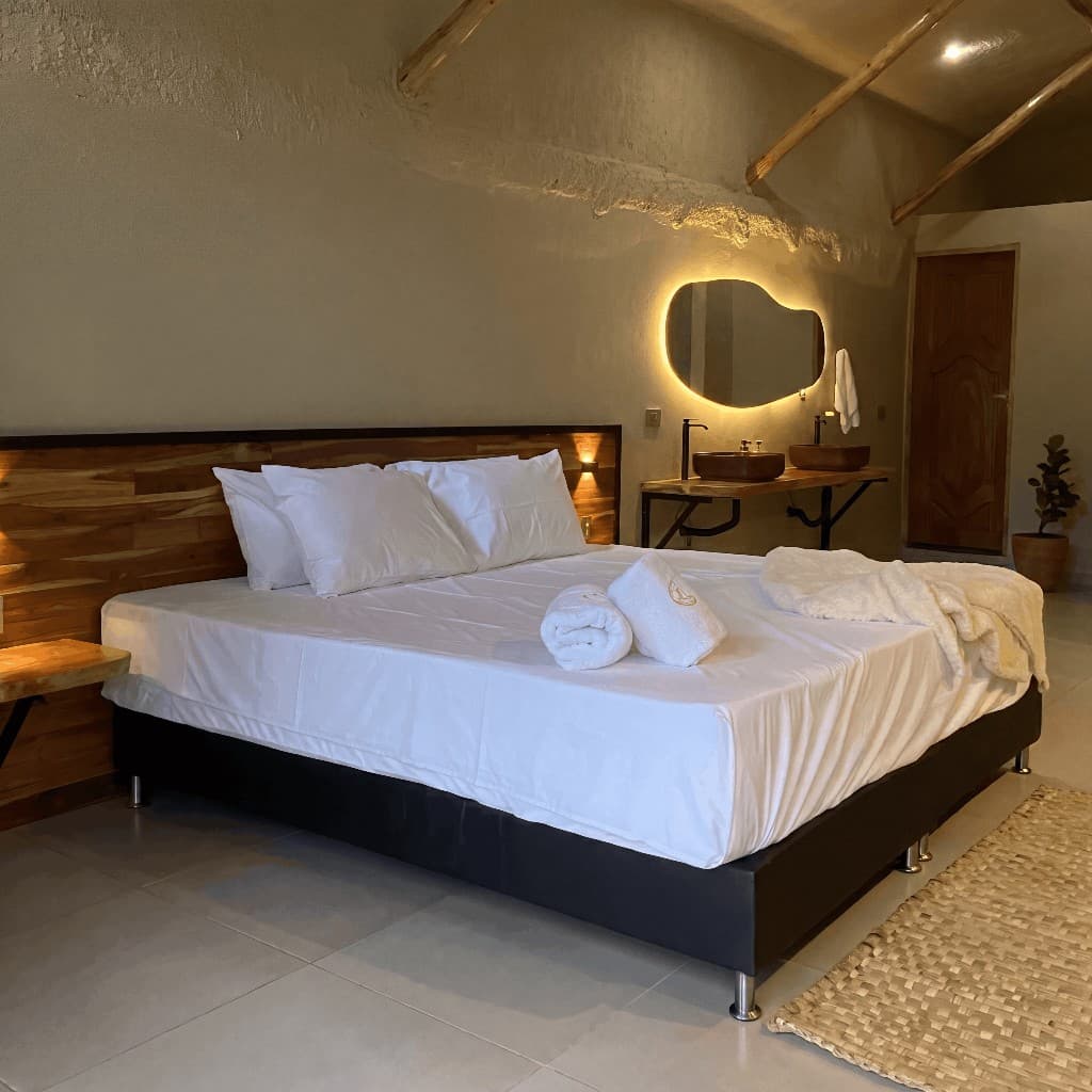 Master suite hotel-style room